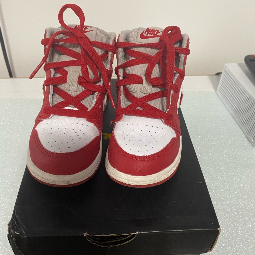 Little girl Jordan’s red and white fairly good shape